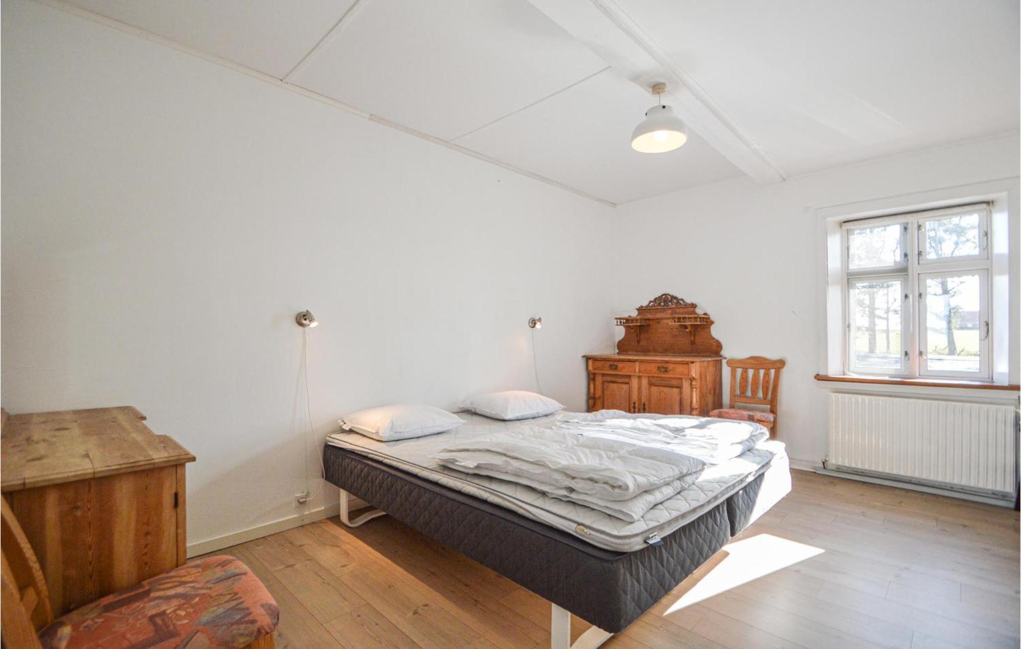Awesome Home In Bredebro With Kitchen Ballum Екстериор снимка