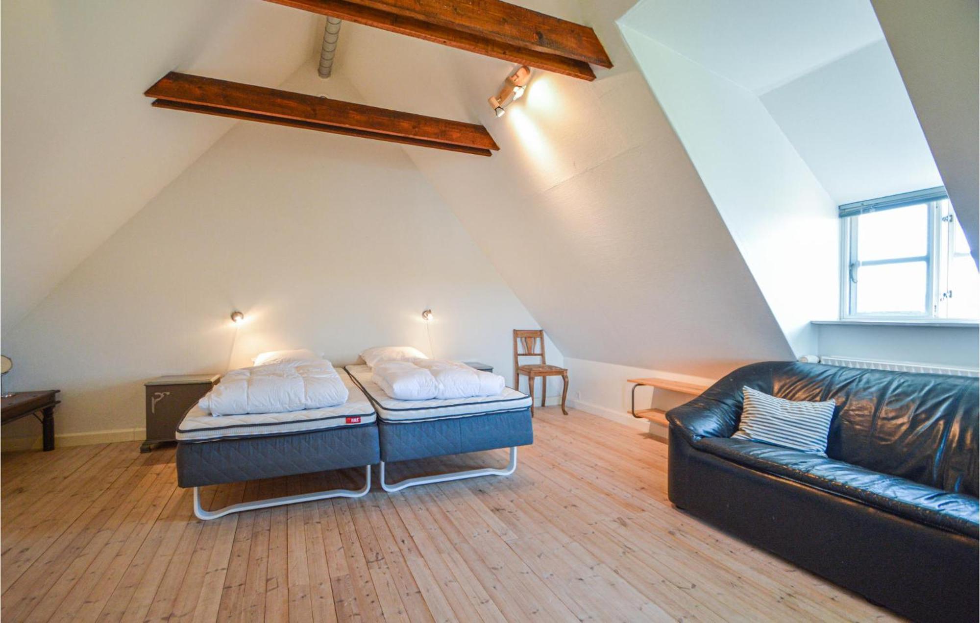 Awesome Home In Bredebro With Kitchen Ballum Екстериор снимка