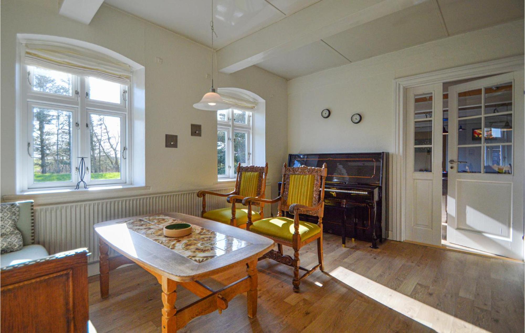 Awesome Home In Bredebro With Kitchen Ballum Екстериор снимка