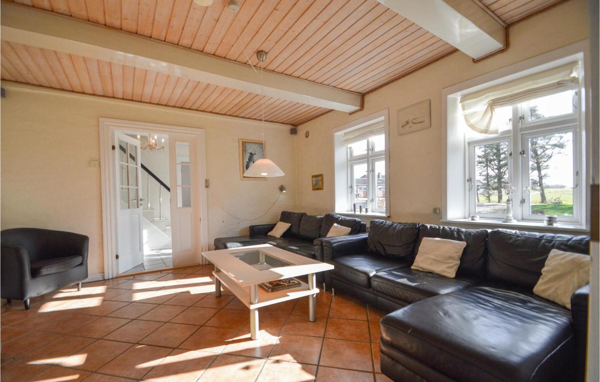 Awesome Home In Bredebro With Kitchen Ballum Екстериор снимка