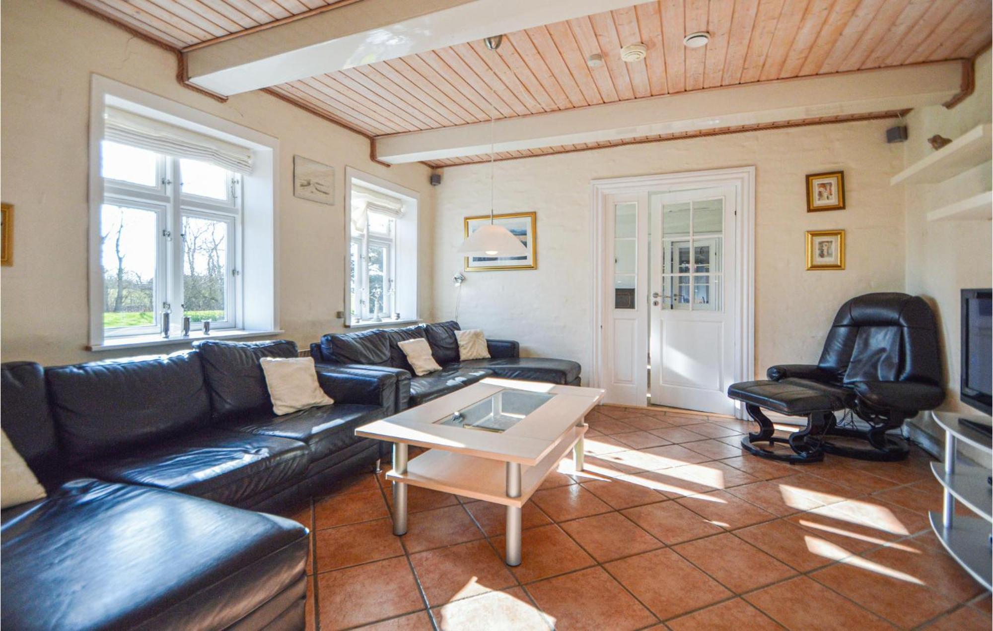 Awesome Home In Bredebro With Kitchen Ballum Екстериор снимка